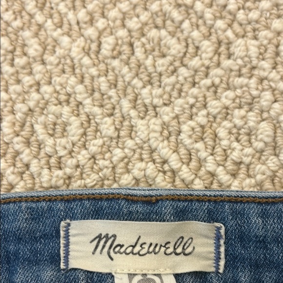 Women’s Madewell Curvy Kick Out Jeans - Picture 3 of 4